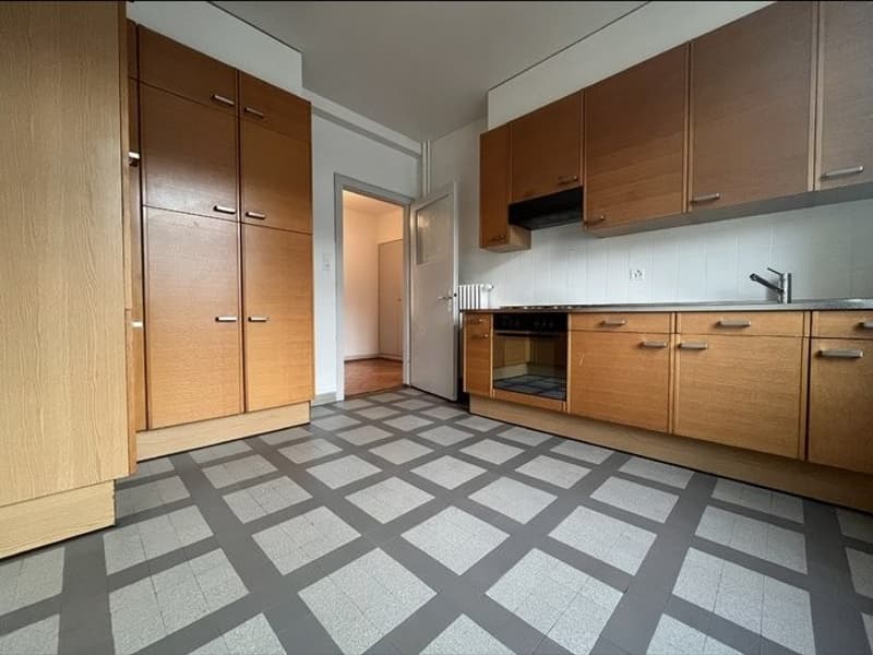 Helle 2-Zimmer-Wohnung in Biel (4)