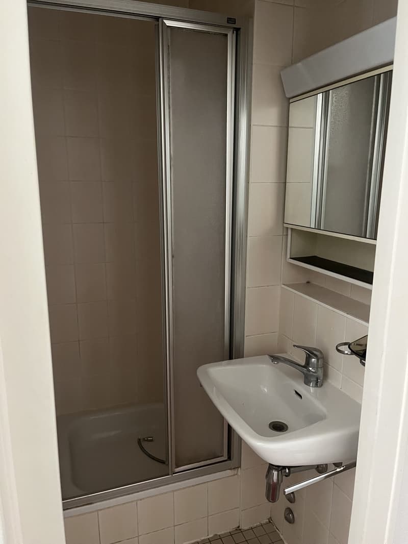 Chambre meublée (6)