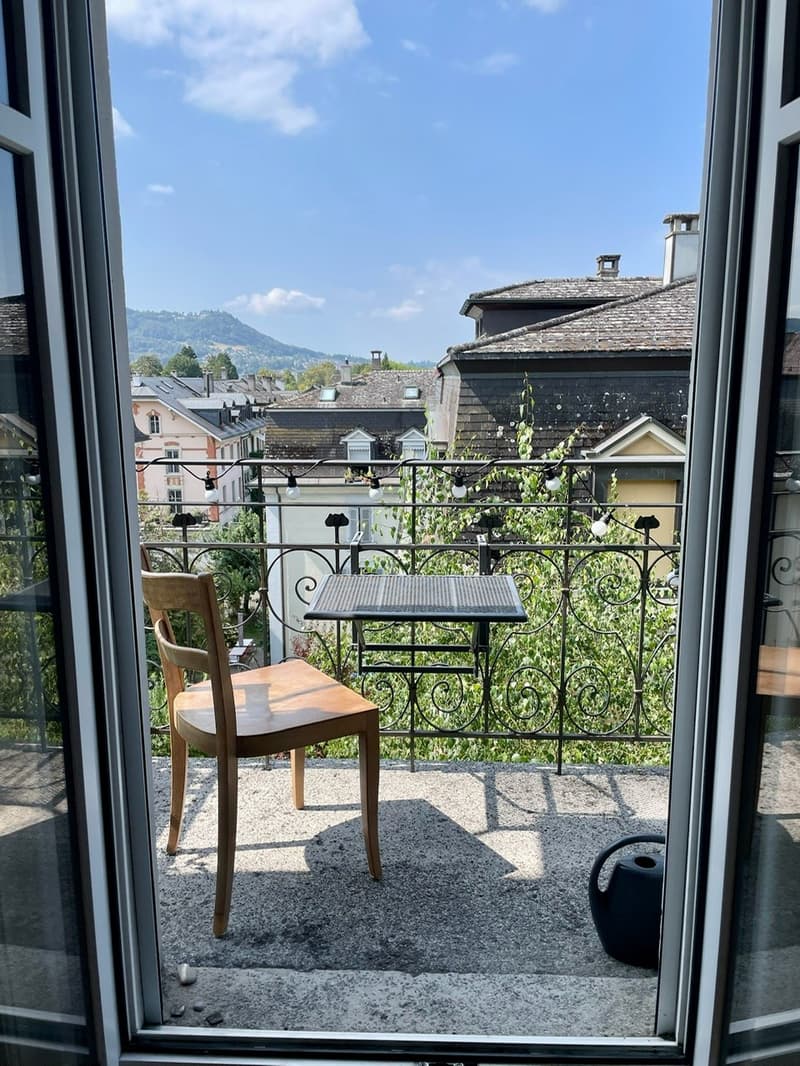 Zentrale, ruhige und lichtdurchflutete 3.5-Zimmer Altbauwohnung (möbliert) mit Homeoffice und Balkon, Oktober bis Dezember 2026 (4)