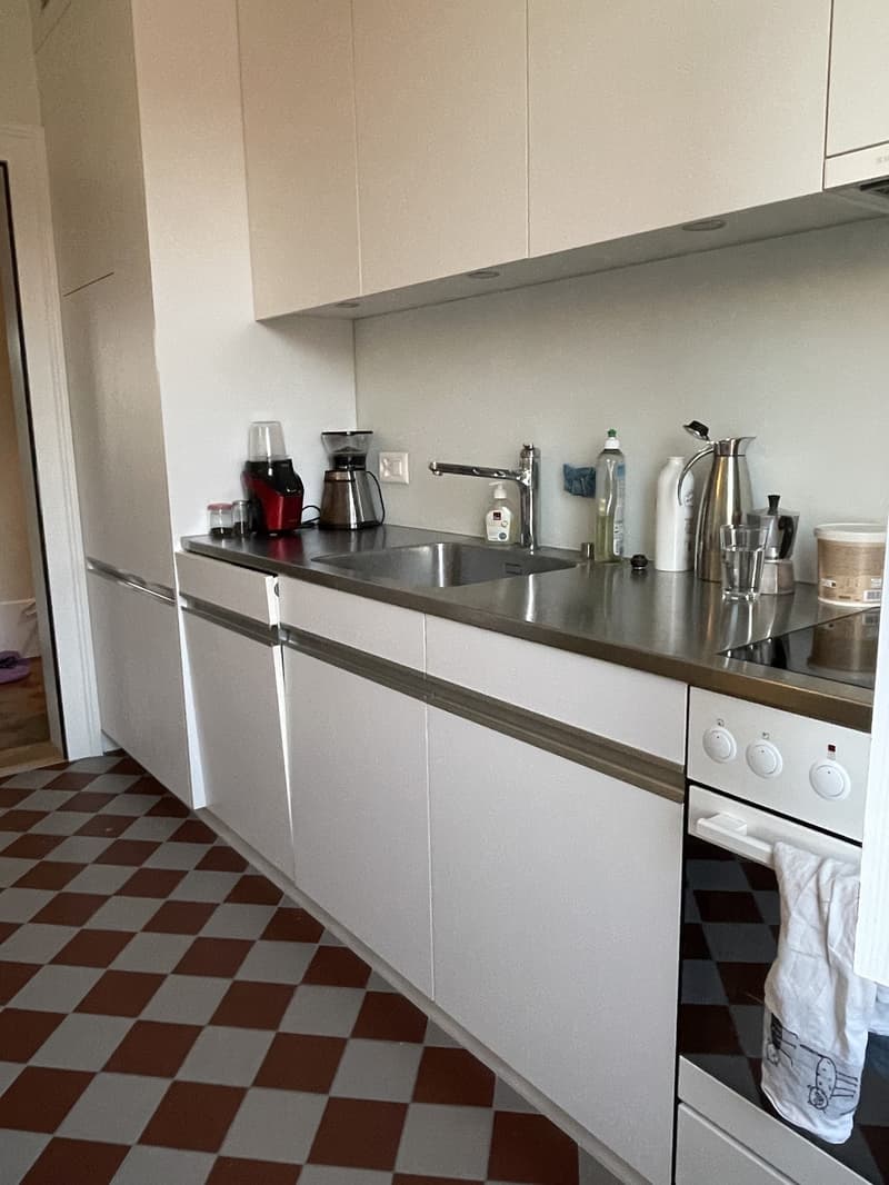 Zentrale, ruhige und lichtdurchflutete 3.5-Zimmer Altbauwohnung (möbliert) mit Homeoffice und Balkon, Oktober bis Dezember 2026 (6)