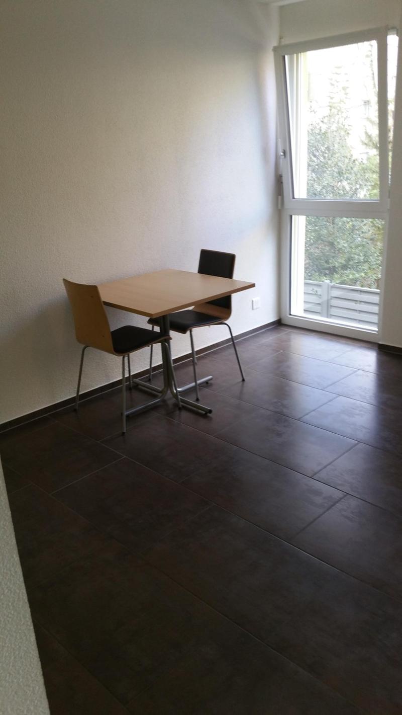 Sehr Schöne Wohnung zu Vermieten (4)