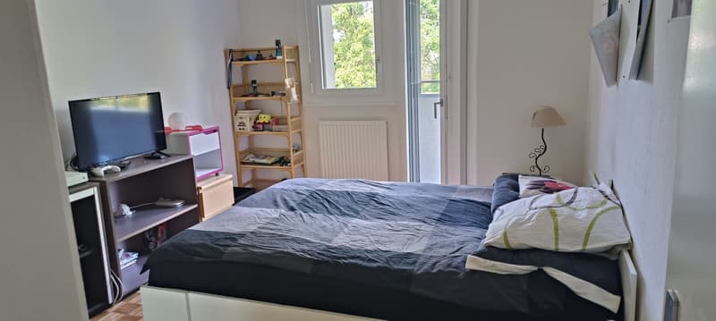 Chambre meublée à louer à un étudiant(e) (1)