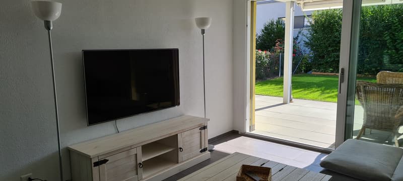 Möblierte Gartenwohnung mit Einzelgarage und Vorplatz (2)