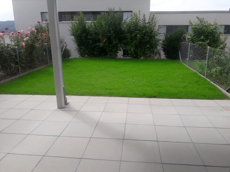 Möblierte Gartenwohnung mit Einzelgarage und Vorplatz (3)