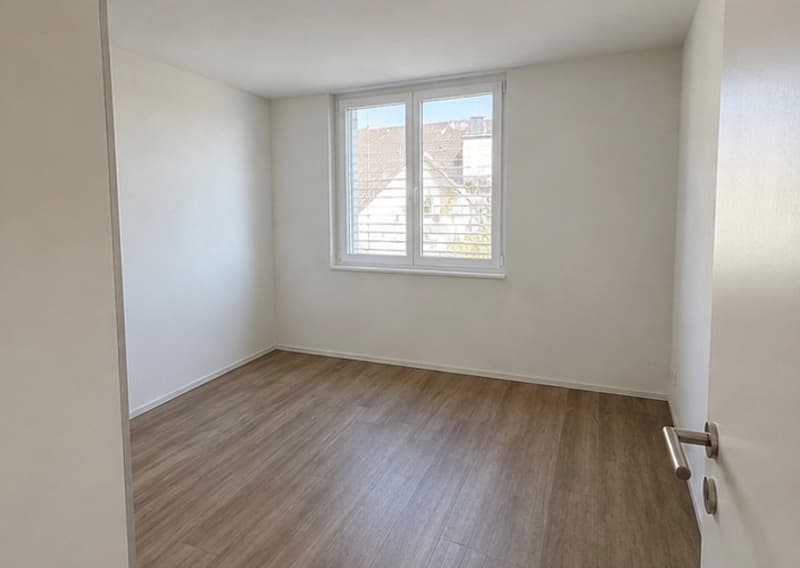 Schöne 2.5-Zimmer-Wohnung mit schöner Aussicht (6)