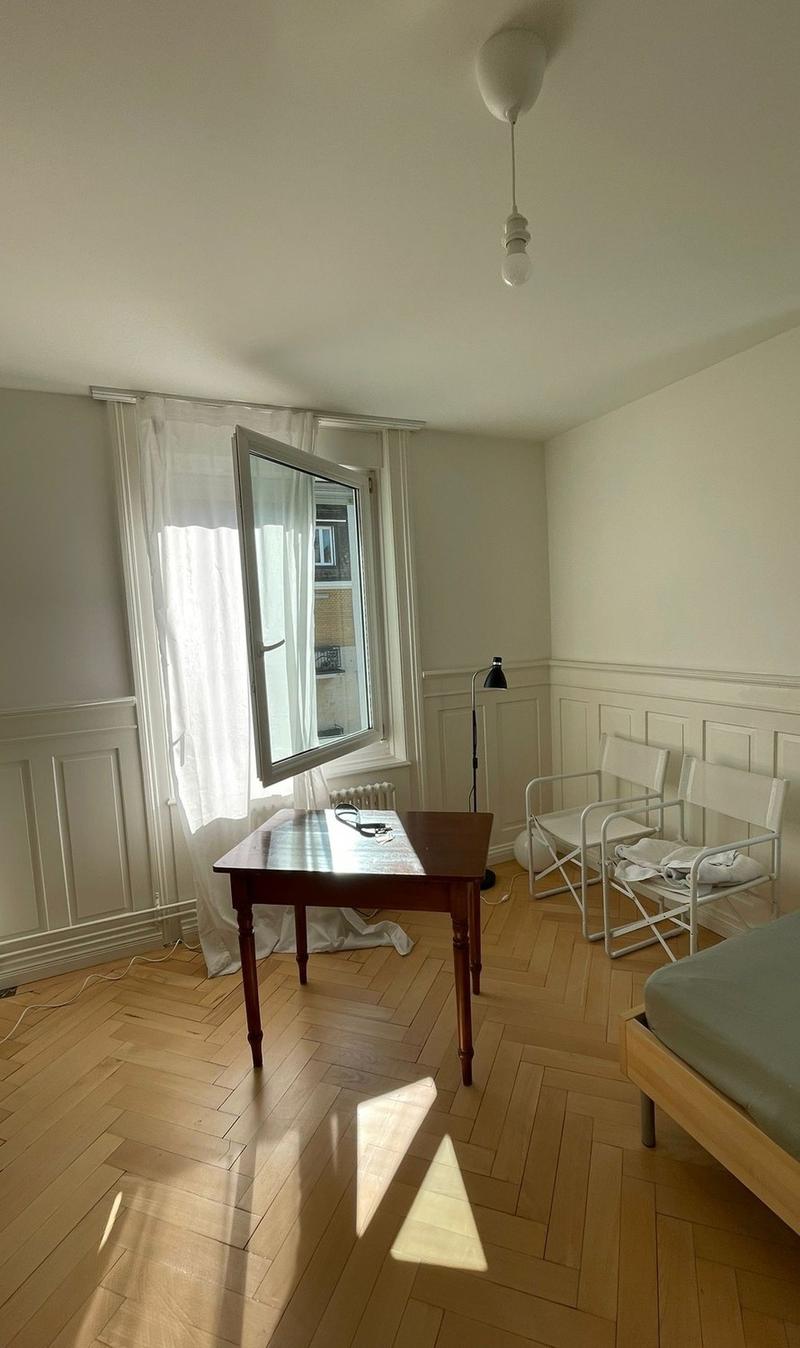 Im Kreis 4 Zimmer befristet zu vermieten (1)