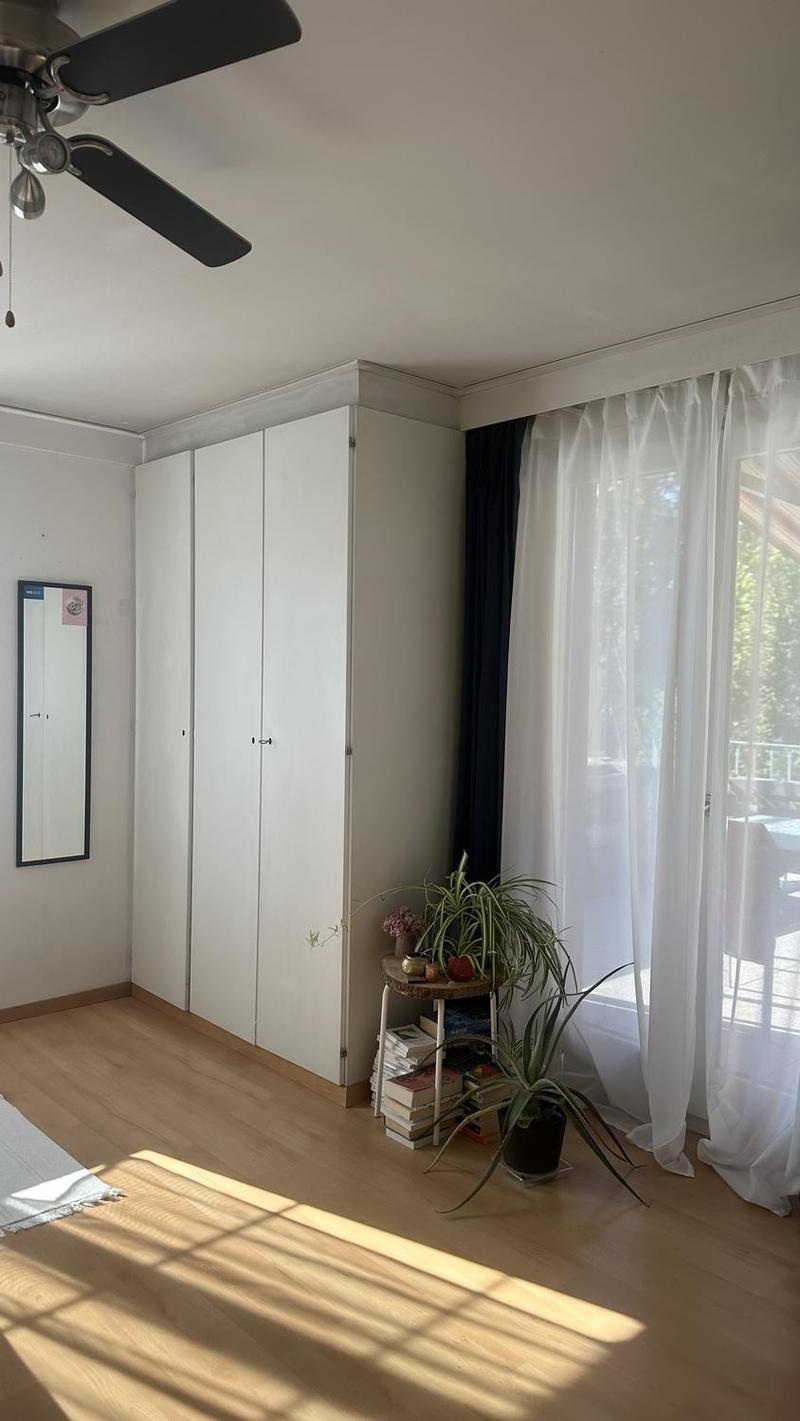 Helles möbliertes WG-Zimmer mit Balkonzugang (4)