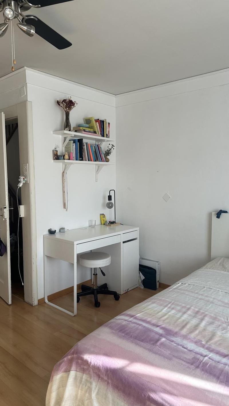 Helles möbliertes WG-Zimmer mit Balkonzugang (1)