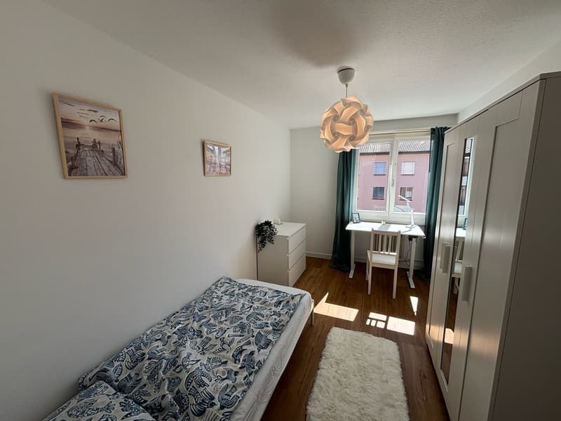 Neues WG-Zimmer in 4-er WG in Luzern (Kriens) ideal für Young Professionals & Expats (1)