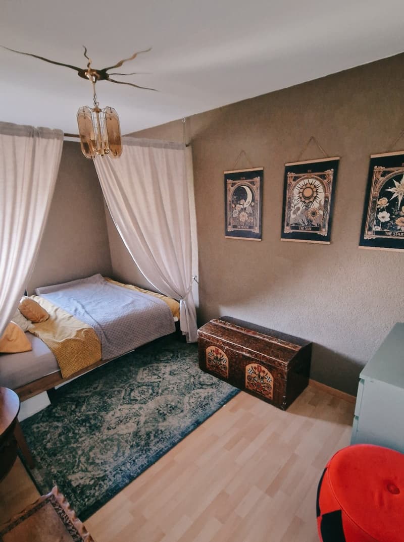 Helle 4.5-Zimmer-Wohnung mit Bergsicht (2)