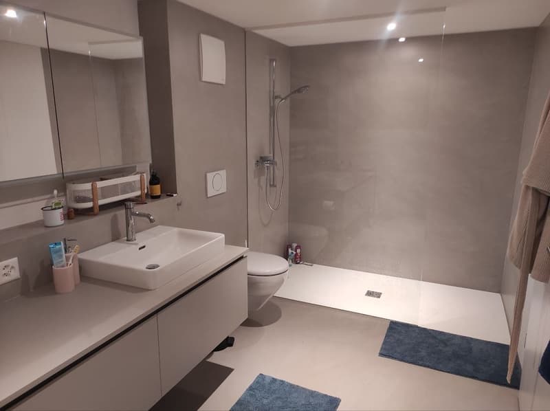 Zimmer in frisch renovierter 4er-WG (2)