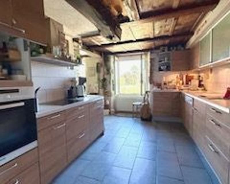 Grosszügiges Bauernhaus mit viel Platz, Garten und Charme: (4)