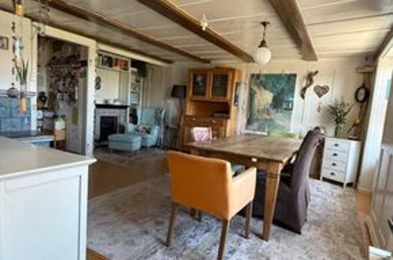 Grosszügiges Bauernhaus mit viel Platz, Garten und Charme: (2)