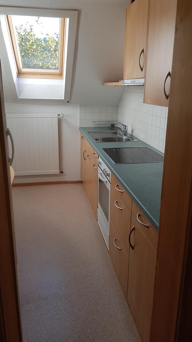 Mieter gesucht für eine schöne 2. 5 Zimmer Wohnung in optimaler Lage (10)