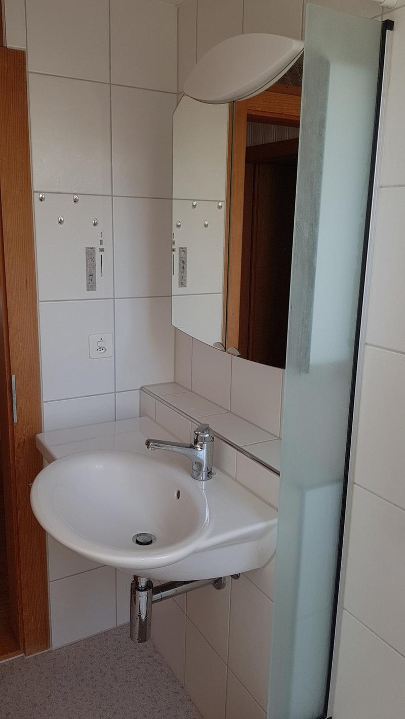 Mieter gesucht für eine schöne 2. 5 Zimmer Wohnung in optimaler Lage (5)