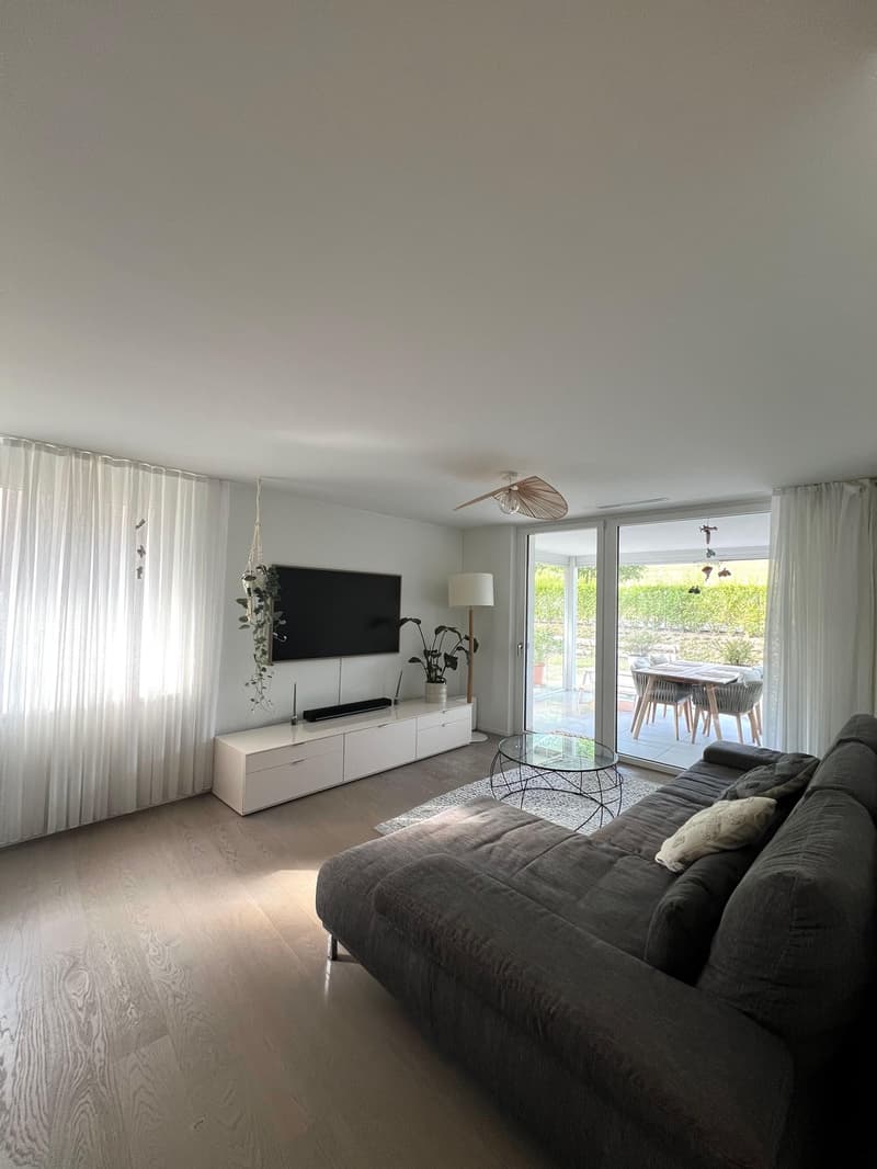 4,5-Zimmer-Wohnung mit Wintergarten und grossem Sitzplatz, zentral und ruhig (1)