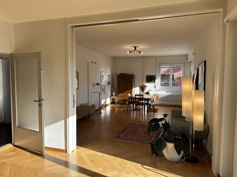 Sonnige, zentrale 4.5 Zimmer Wohnung - sunny, well located (6)