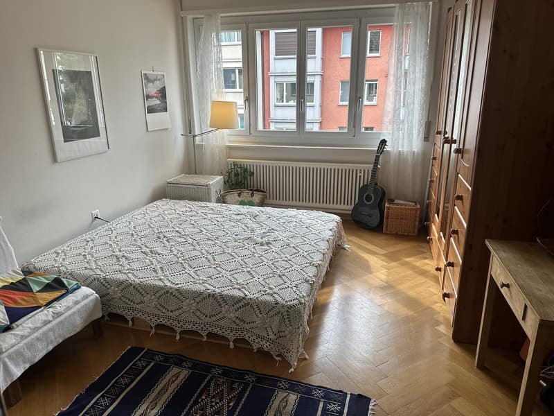 Sonnige, zentrale 4.5 Zimmer Wohnung - sunny, well located (7)