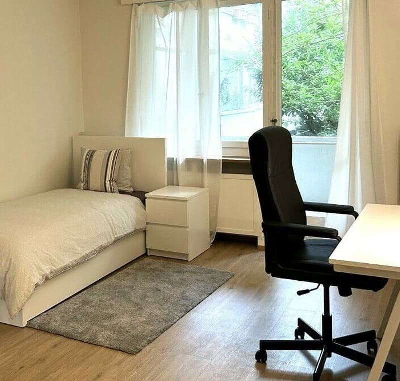 Sonniges Zimmer mit Balkon nähe Biozentrum (1)