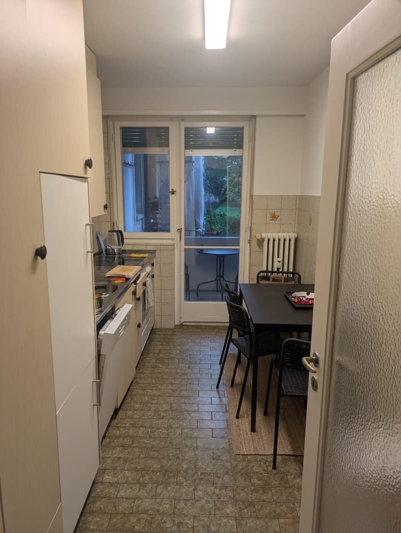 Sonniges Zimmer mit Balkon nähe Biozentrum (4)