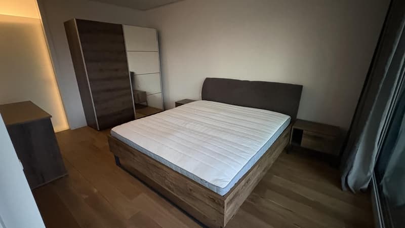 Europaallee: Modern 2.5-Room Apartment, 9th Floor, city view (5)