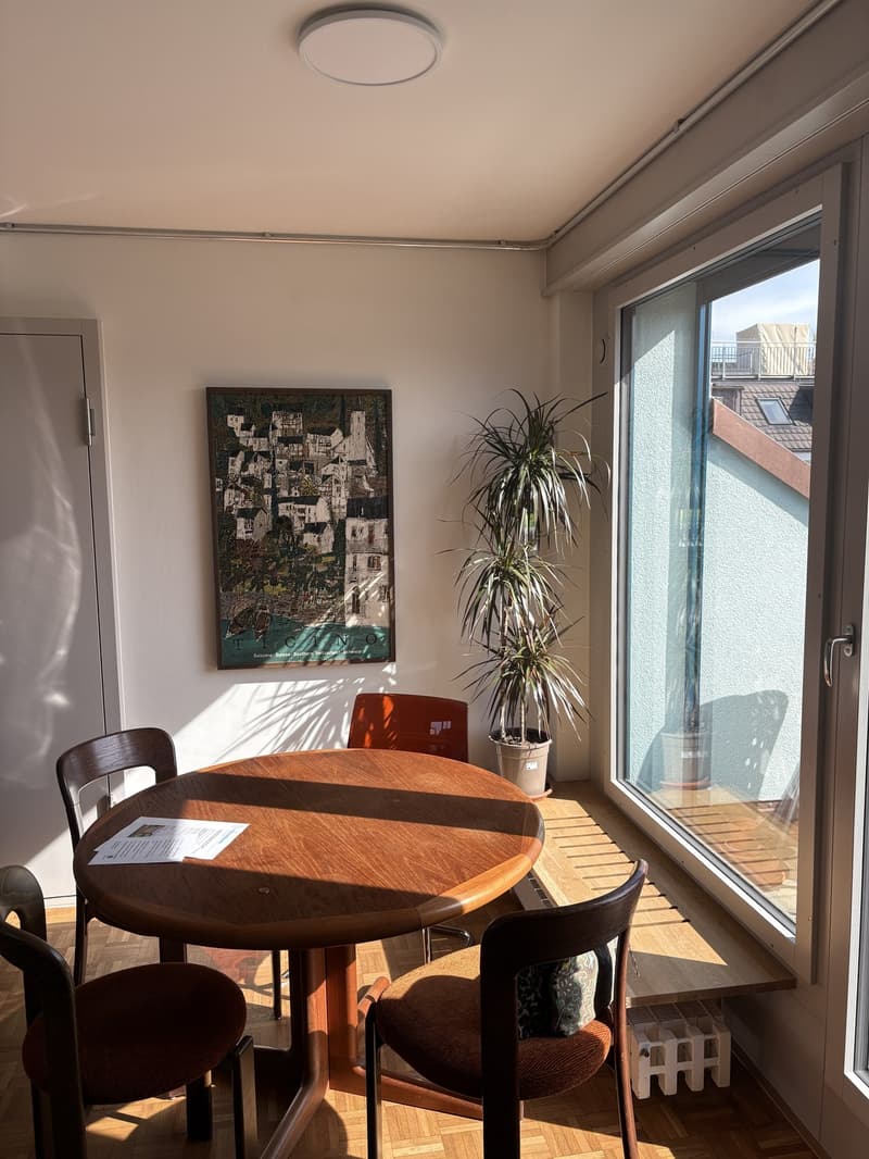Grosses Zimmer mit eigenem Balkon in 96 m² Wohnung | Kreis 4 | < 10 Min. zum HB (1)