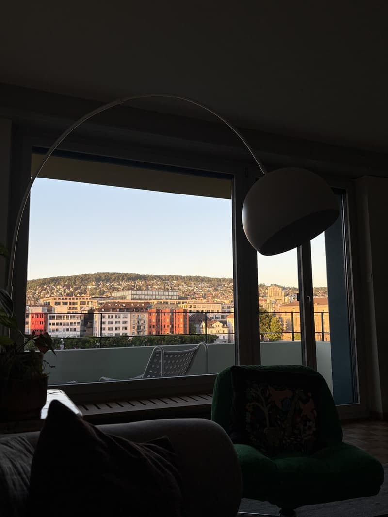 Grosses Zimmer mit eigenem Balkon in 96 m² Wohnung | Kreis 4 | < 10 Min. zum HB (5)