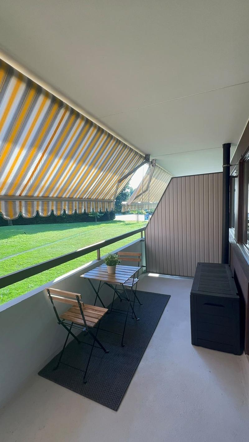 Perfectly located lakeside studio and balcony, available until end September 2027 furnished/part-furnished (2)