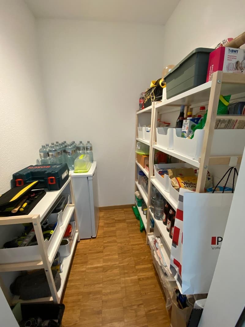 Grosse 3.5-Zimmer-Wohnung mit Balkon und Wintergarten in Zürich-Oerlikon zu vermieten (11)