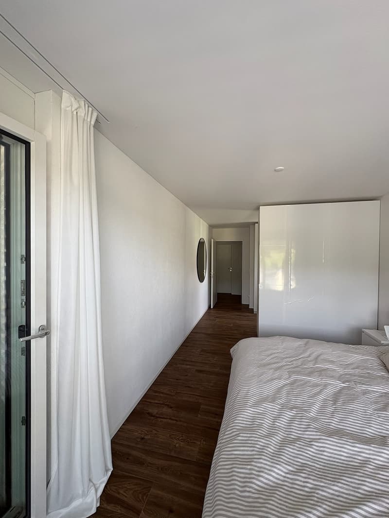 Grosszügige 3.5-Zimmer-Wohnung mit traumhaftem Blick ins Grüne (10)