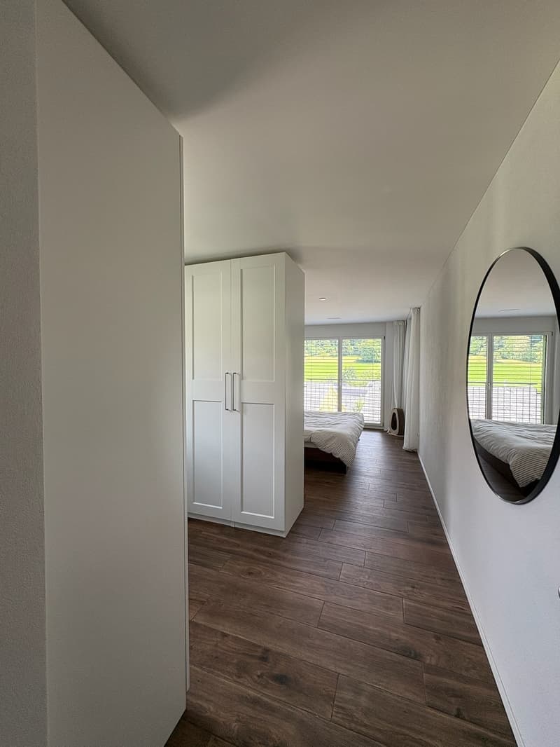 Grosszügige 3.5-Zimmer-Wohnung mit traumhaftem Blick ins Grüne (11)