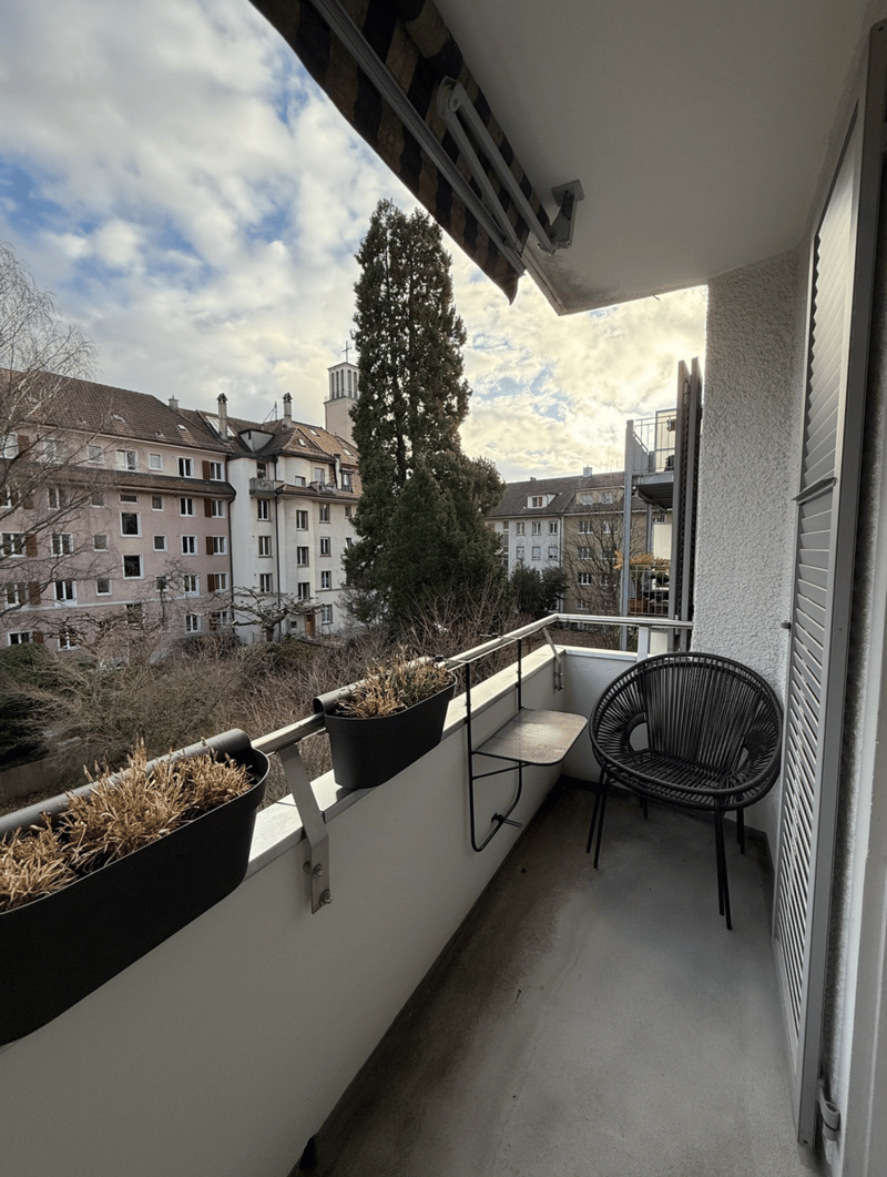 Balkon_Innenhof_Morgensonne