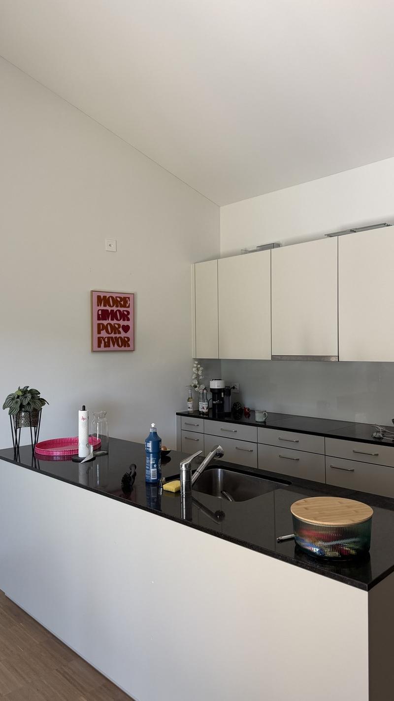 I üsere moderne und sunnedurstahlte 4.5 zimmer Wohnig wird es Zimmer frei (4)