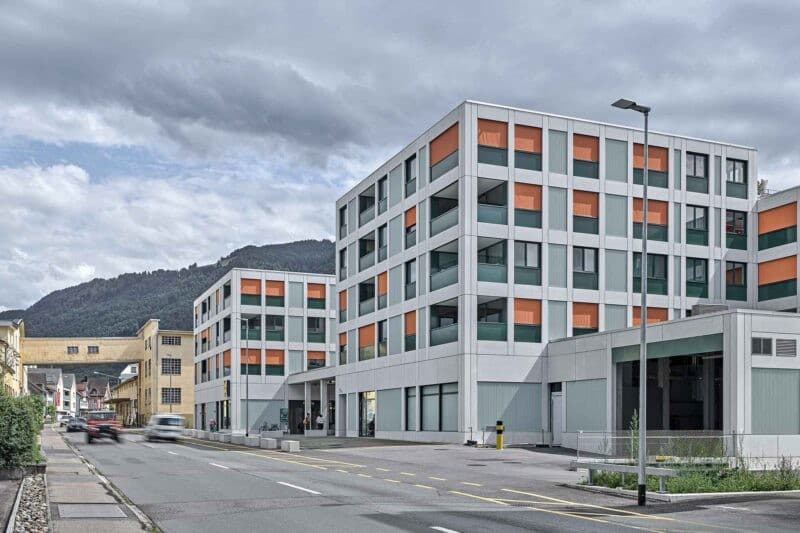 Untermieter/ optional Nachmieter gesucht Moderne 3.5-Zimmer-Attikawohnung in Siebnen (2)