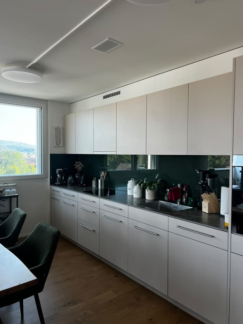 Untermieter/ optional Nachmieter gesucht Moderne 3.5-Zimmer-Attikawohnung in Siebnen (3)