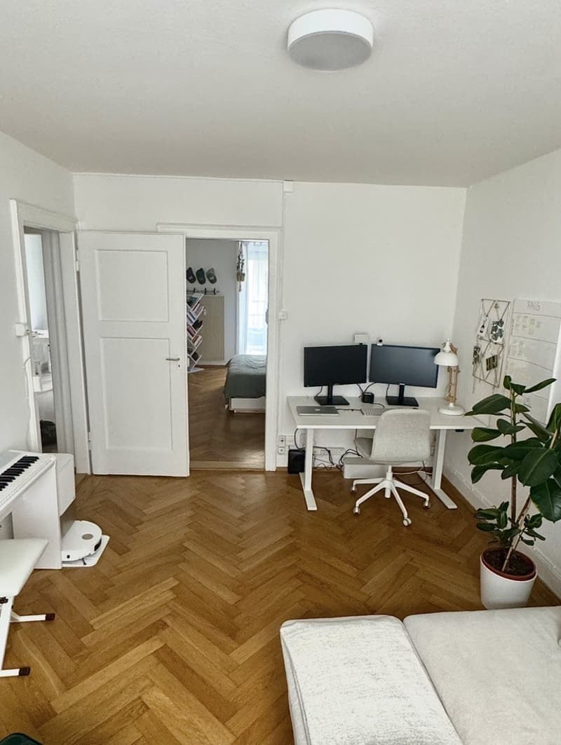 Fully Furnished 2.5-Room Apartment for Rent (2)