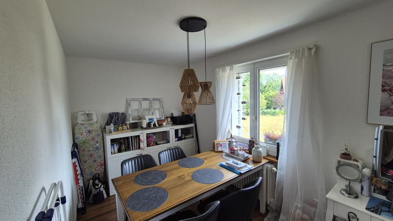 3,5-Zimmer-Wohnung mit BalkonSchöne 3,5-Zimmer-Wohnung mit Balkon und guter Lage (2)