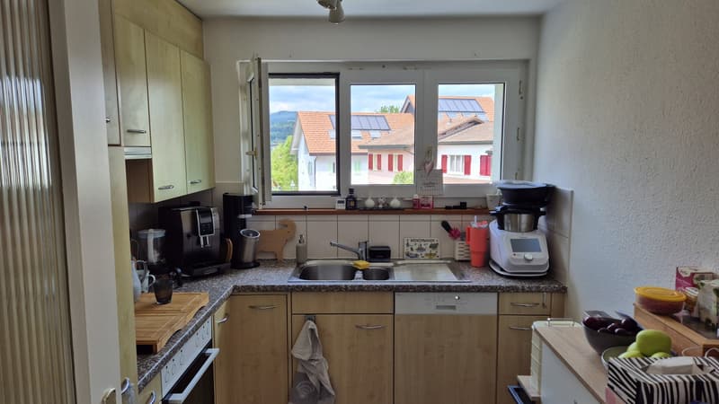 3,5-Zimmer-Wohnung mit BalkonSchöne 3,5-Zimmer-Wohnung mit Balkon und guter Lage (3)