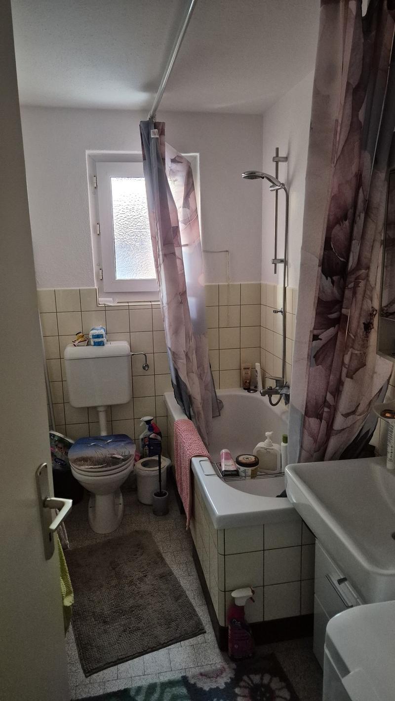 3,5-Zimmer-Wohnung mit BalkonSchöne 3,5-Zimmer-Wohnung mit Balkon und guter Lage (5)