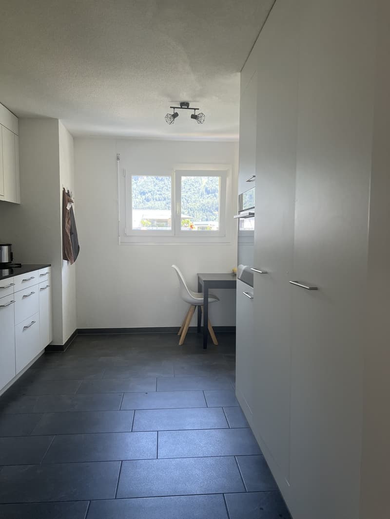 Helle und geräumige 4.5-Zimmer-Wohnung mit Balkon in Igis (6)