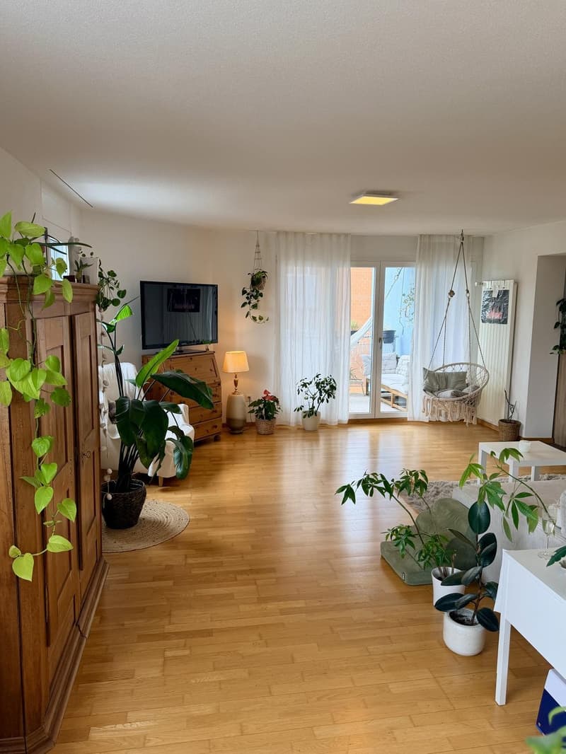 Helle 4.5-Zimmer-Wohnung mit 2 Balkonen (1)