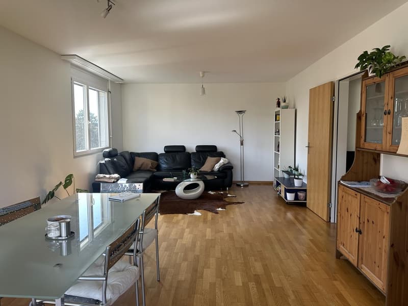 Helle 4-Zimmerwohnung mit Balkon im 4. Stock (1)