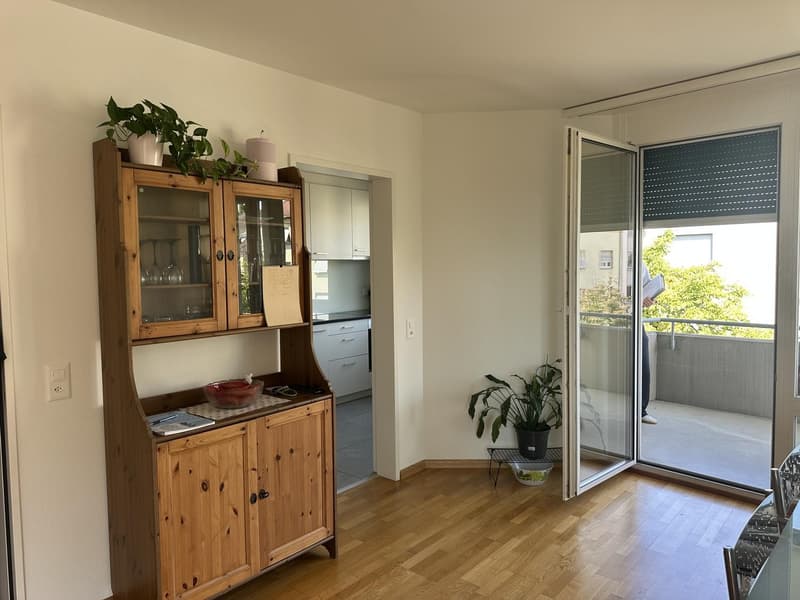 Helle 4-Zimmerwohnung mit Balkon im 4. Stock (2)