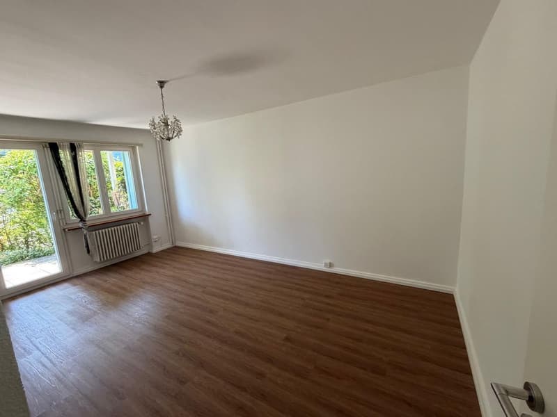 Gemütilches Zimmer in Frauen WG -5 Min-Zum Bahnhof (5)