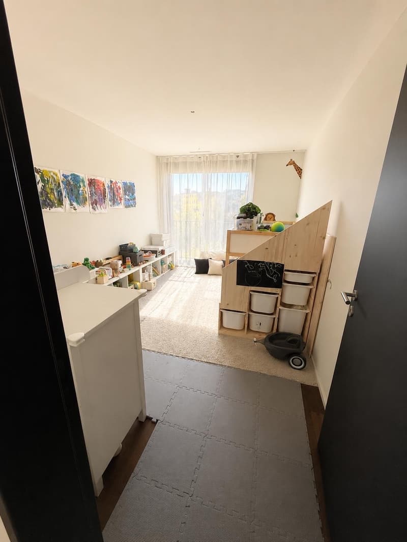 Corner flat with unobstructed lake view and large outdoor space (6)