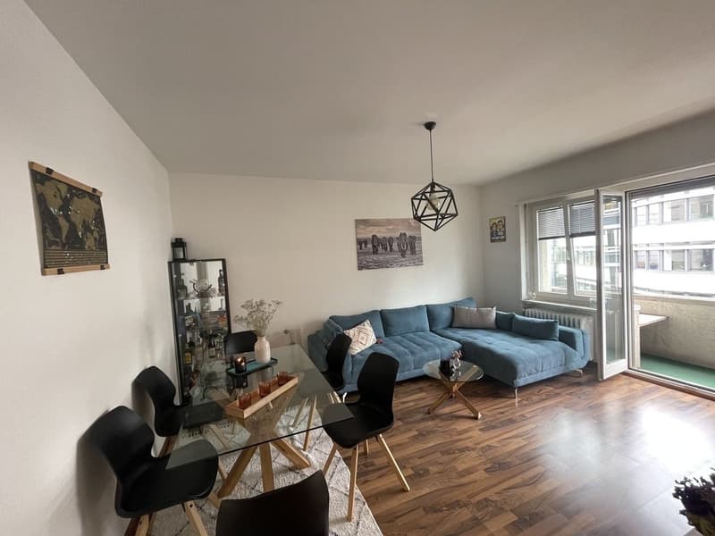Schöne 2.5 Zimmer Wohnung im Herzen von Zürich (1)