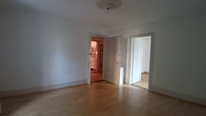 "Gartenwohnung Thun 4.5 Zimmer im grünen" (4)