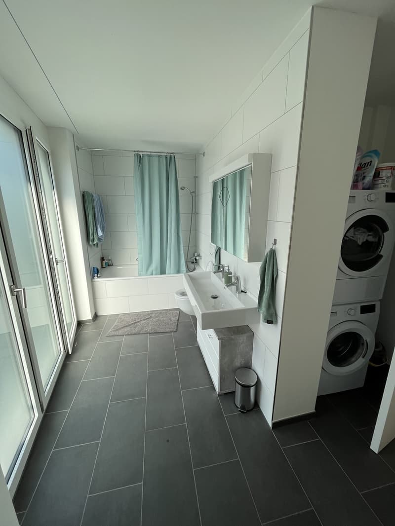 WG-Zimmer in neu renovierter 3.5Z Wohnung am Schaffhauserplatz (befristet) (7)