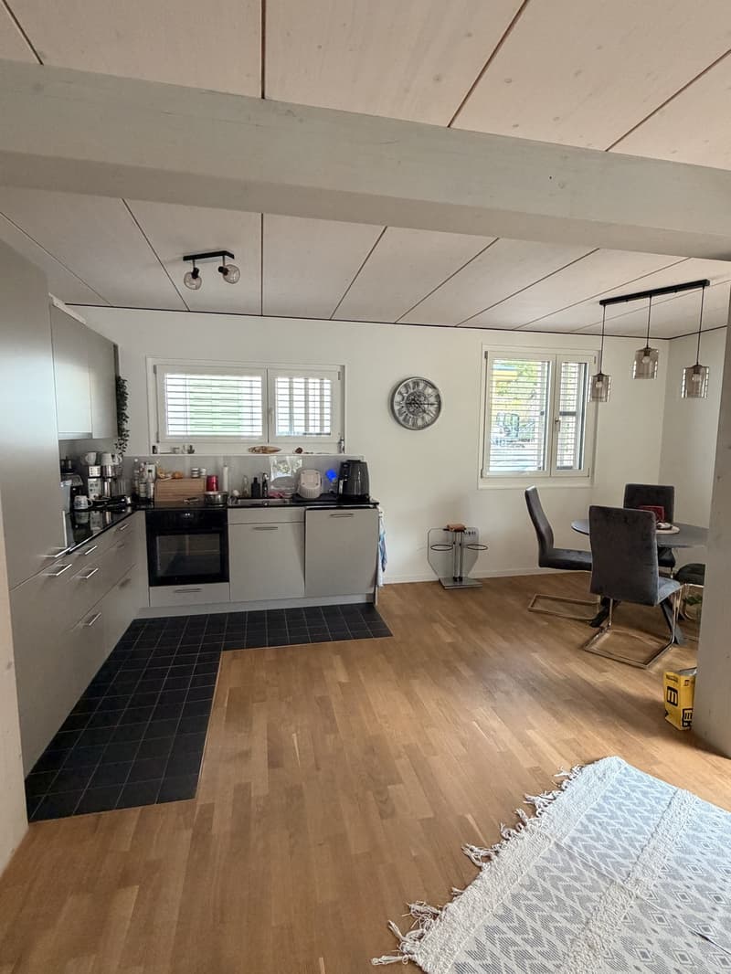 Charmante 3.5-Zimmer Wohnung zu vermieten (2)