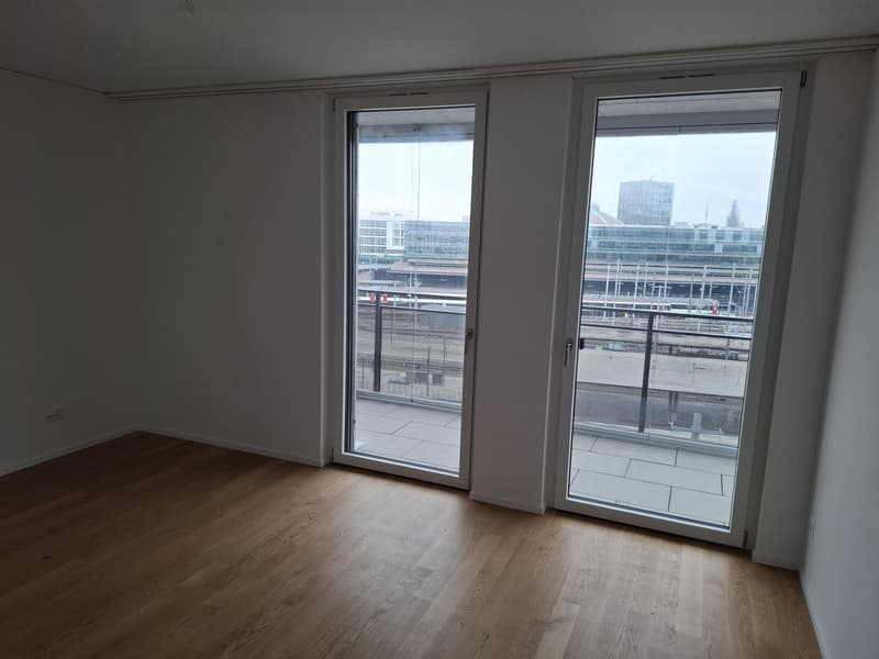 2.5 Zimmer Neubauwohnung beim Bahnhof SBB mit tollem Stadtausblick (3)